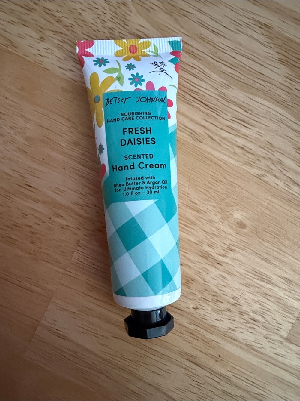 Betsey Johnson Fresh Daisies scented Hand Cream